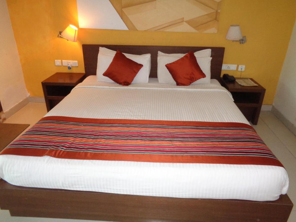 Orbit Hotel - Bagdogra Екстер'єр фото