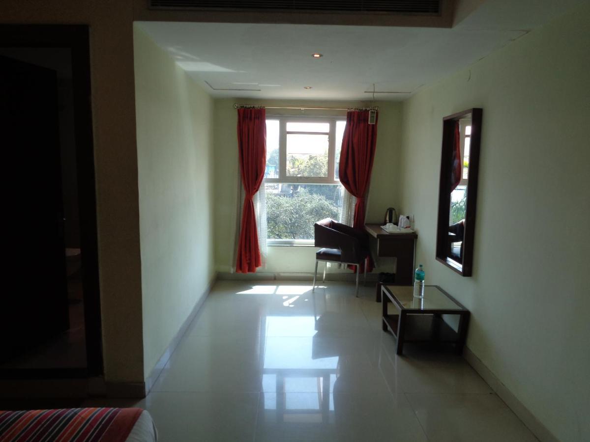 Orbit Hotel - Bagdogra Екстер'єр фото