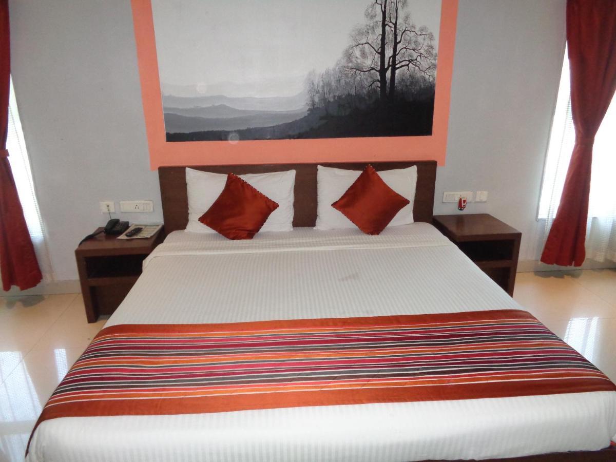 Orbit Hotel - Bagdogra Екстер'єр фото