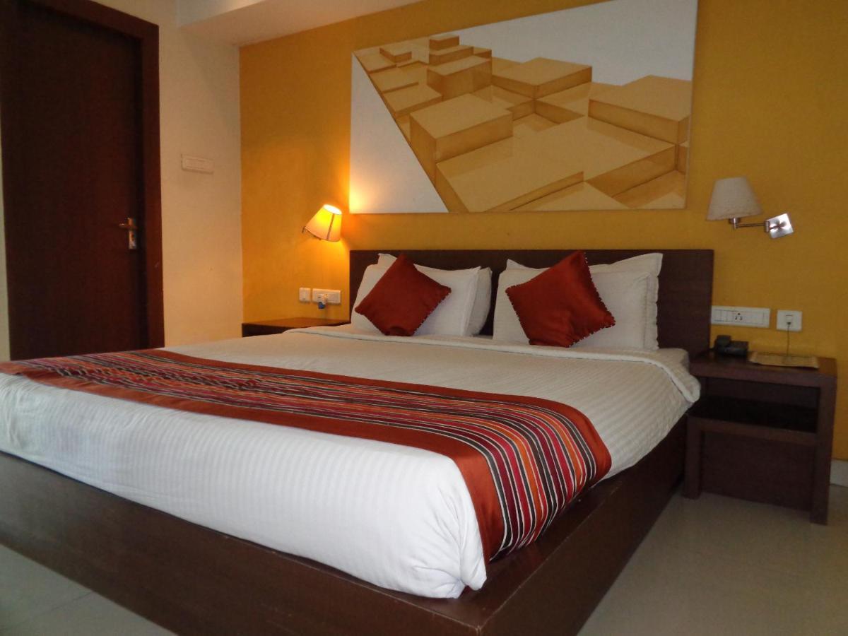 Orbit Hotel - Bagdogra Екстер'єр фото