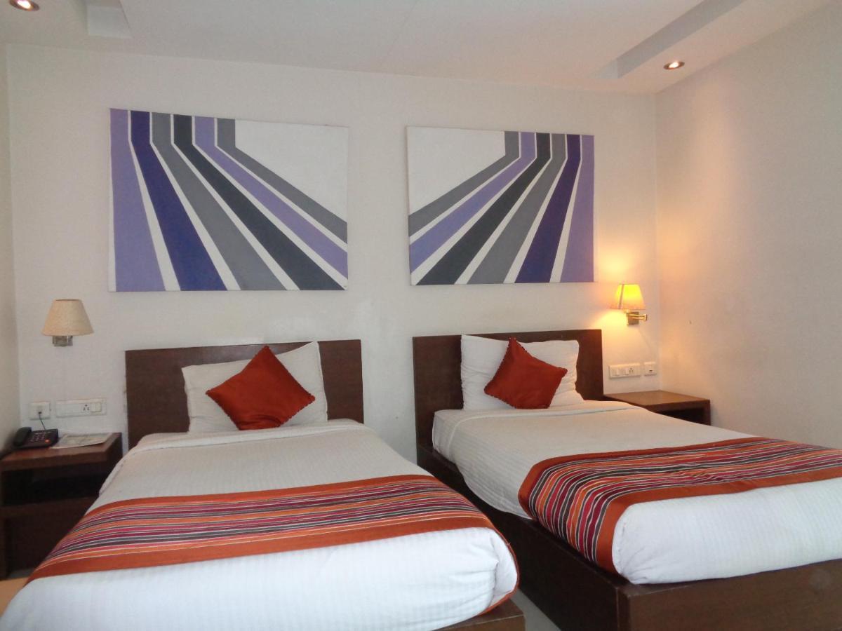 Orbit Hotel - Bagdogra Екстер'єр фото