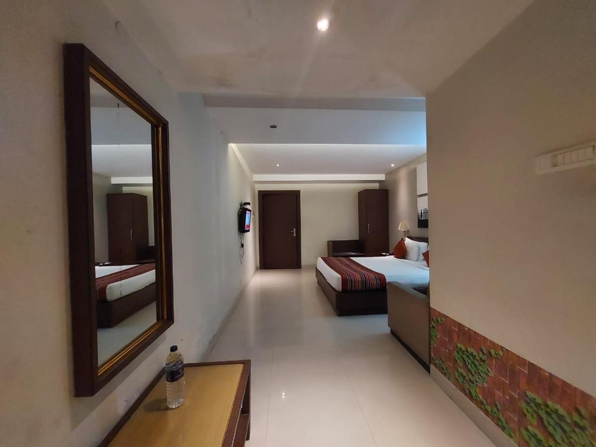 Orbit Hotel - Bagdogra Екстер'єр фото