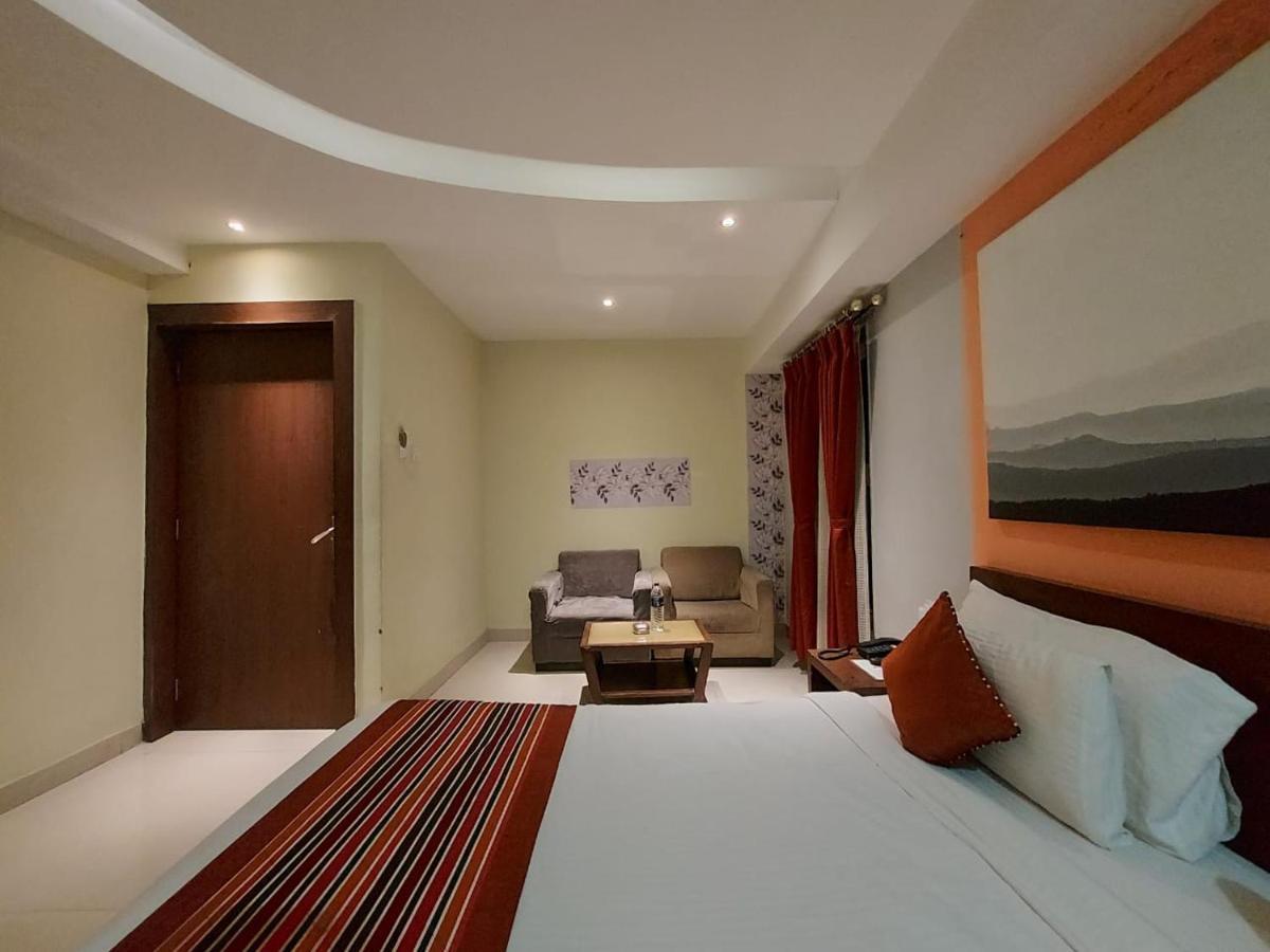 Orbit Hotel - Bagdogra Екстер'єр фото