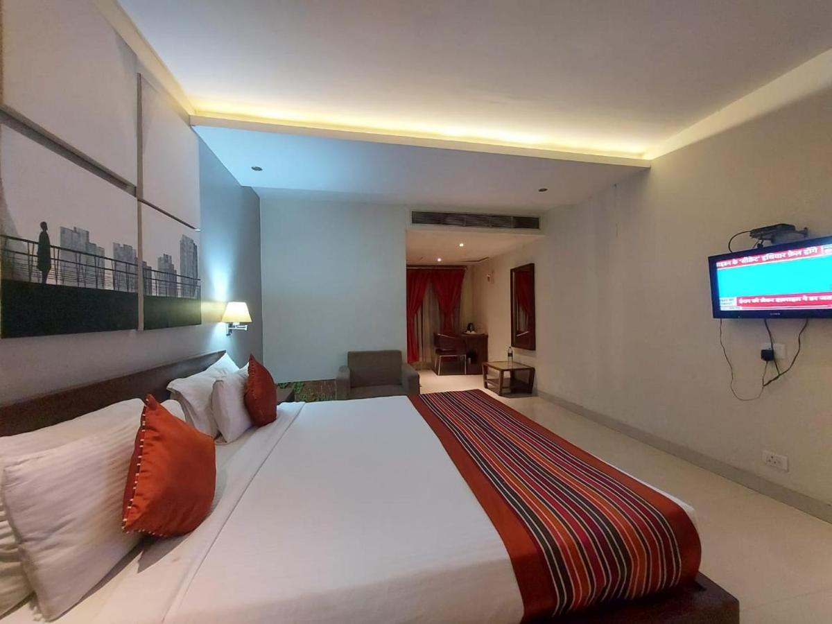 Orbit Hotel - Bagdogra Екстер'єр фото
