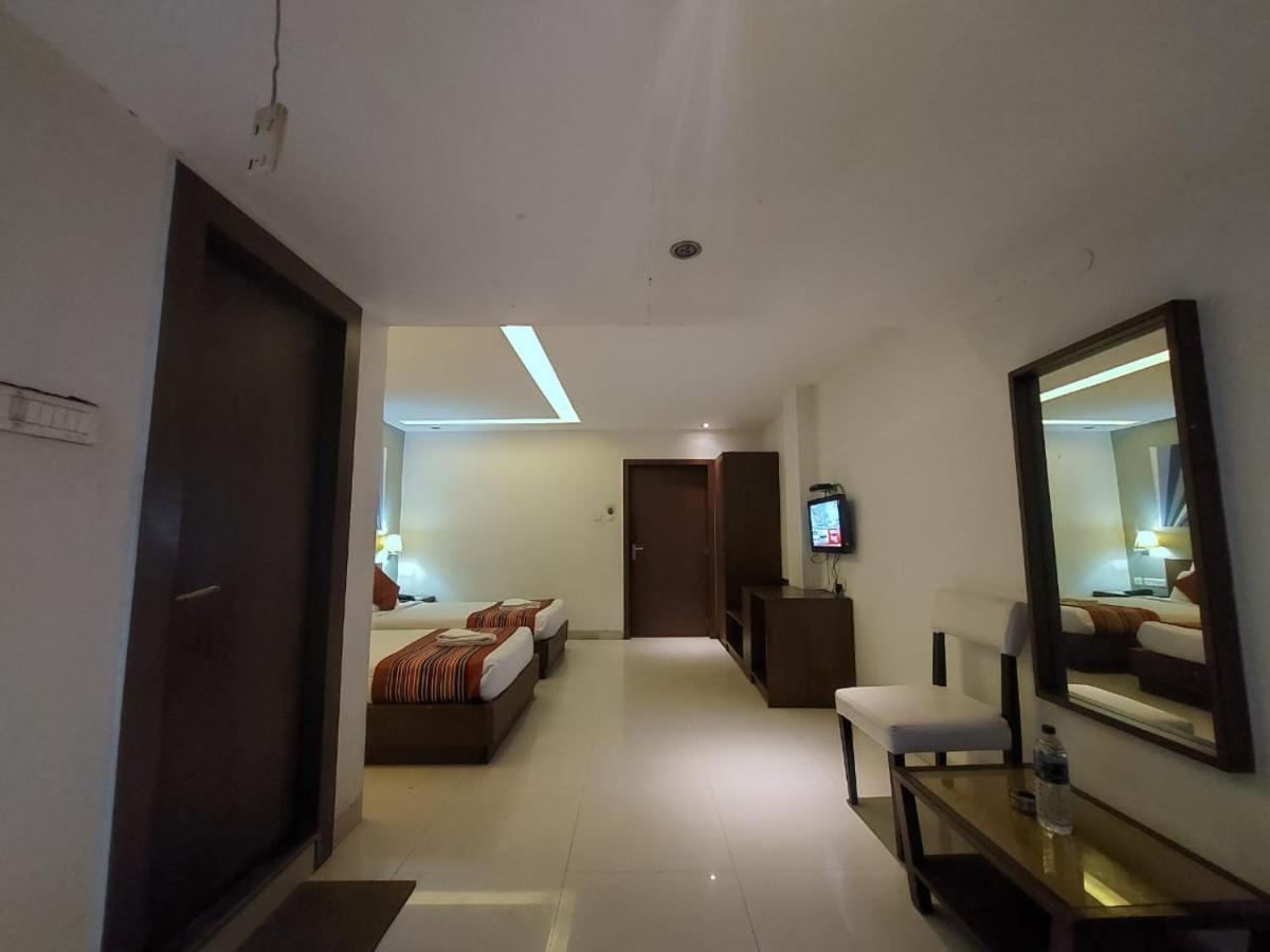 Orbit Hotel - Bagdogra Екстер'єр фото