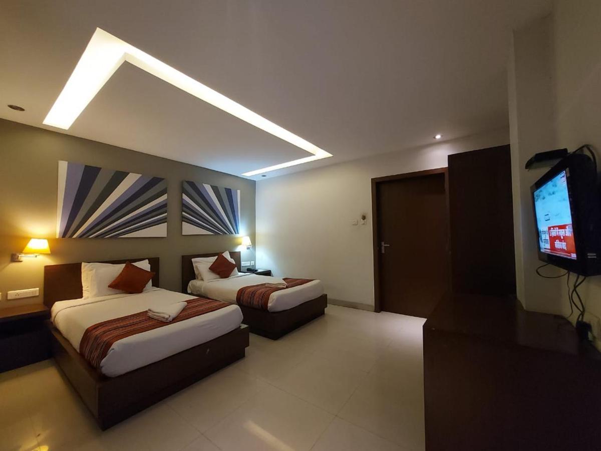 Orbit Hotel - Bagdogra Екстер'єр фото