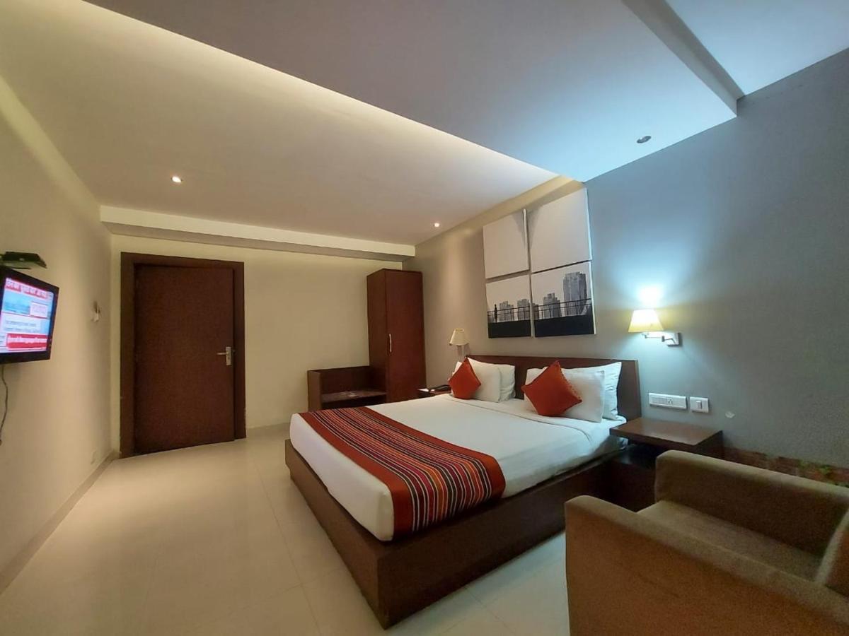 Orbit Hotel - Bagdogra Екстер'єр фото
