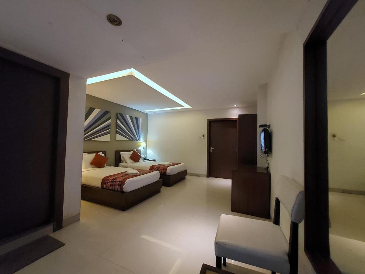 Orbit Hotel - Bagdogra Екстер'єр фото