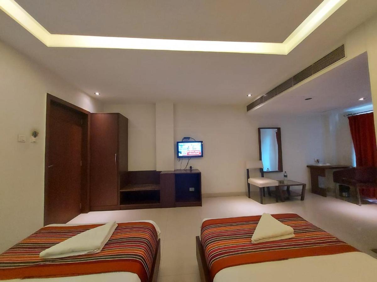 Orbit Hotel - Bagdogra Екстер'єр фото